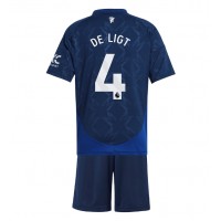 Camiseta Manchester United Matthijs de Ligt #4 Visitante Equipación para niños 2024-25 manga corta (+ pantalones cortos)